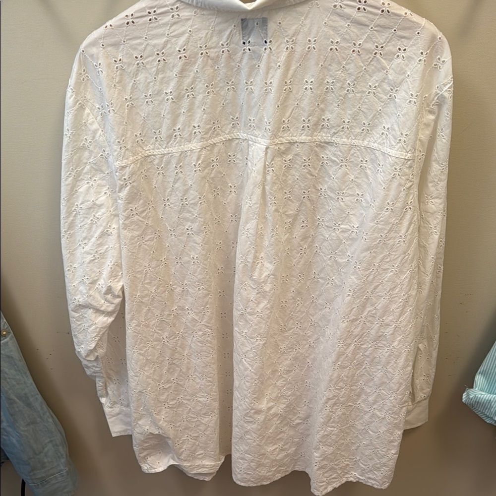 GAP white eyelet long sleeve Shirt - Picture 3 of 3